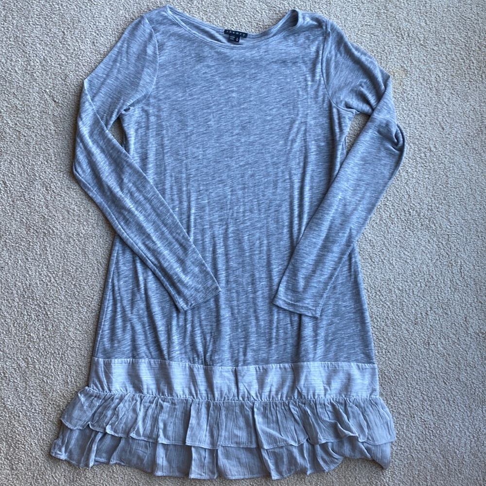 NWOT Theory Long Sleeve Dress with Ruffles at the Bottom in Sz L. Never worn